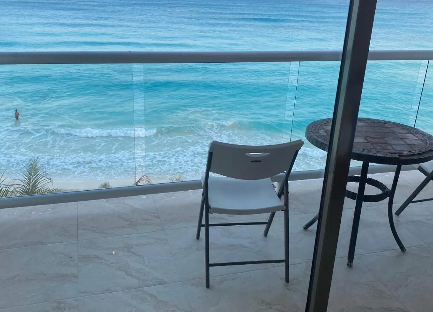 New Kristal Oceanfront - Best Location Apartment Cancun