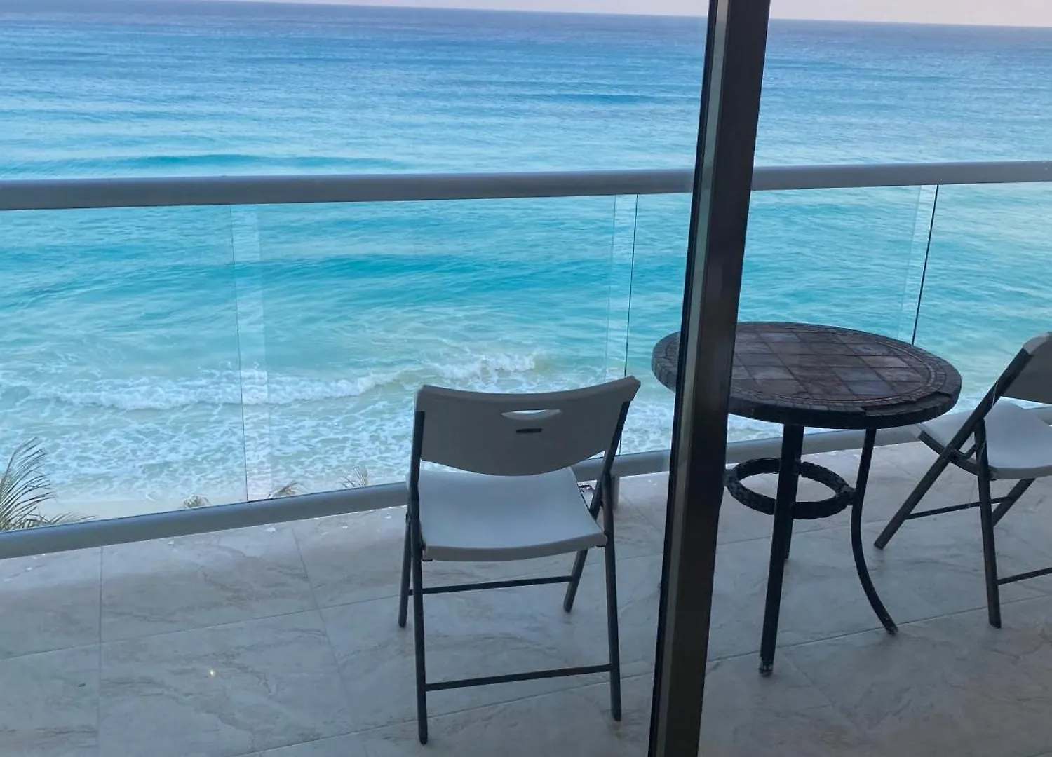 New Kristal Oceanfront - Best Location Apartment Cancun