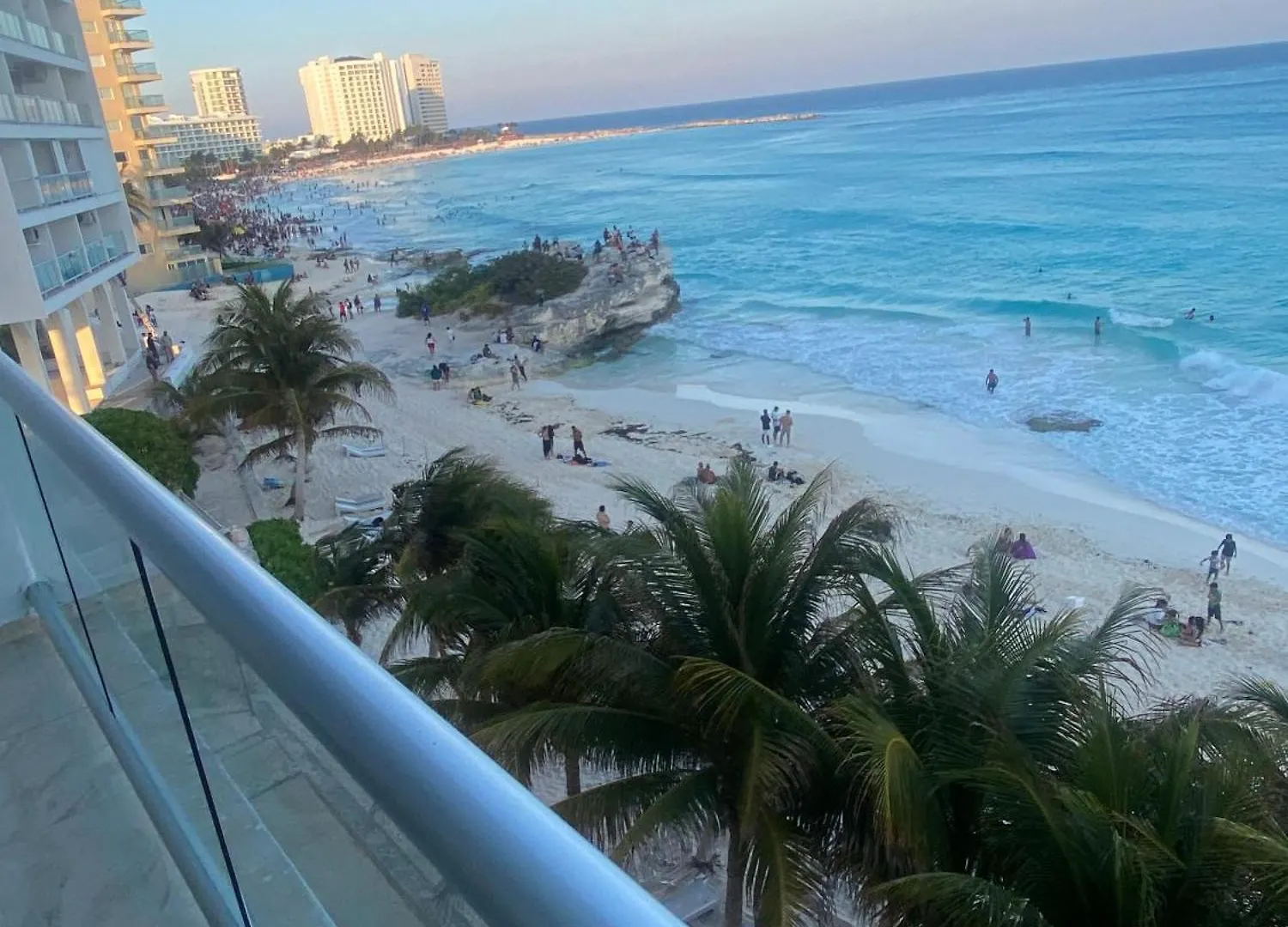 New Kristal Oceanfront - Best Location Apartment Cancun